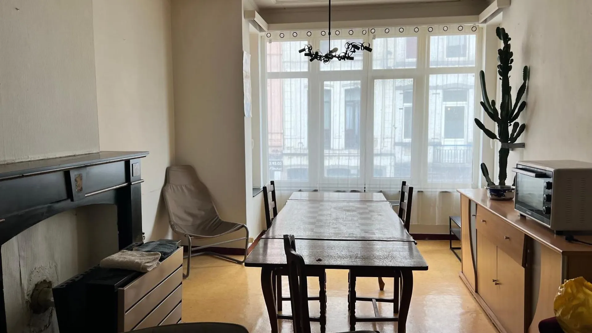 Cosy A Centre-Gare-Aeroport Apartment Charleroi